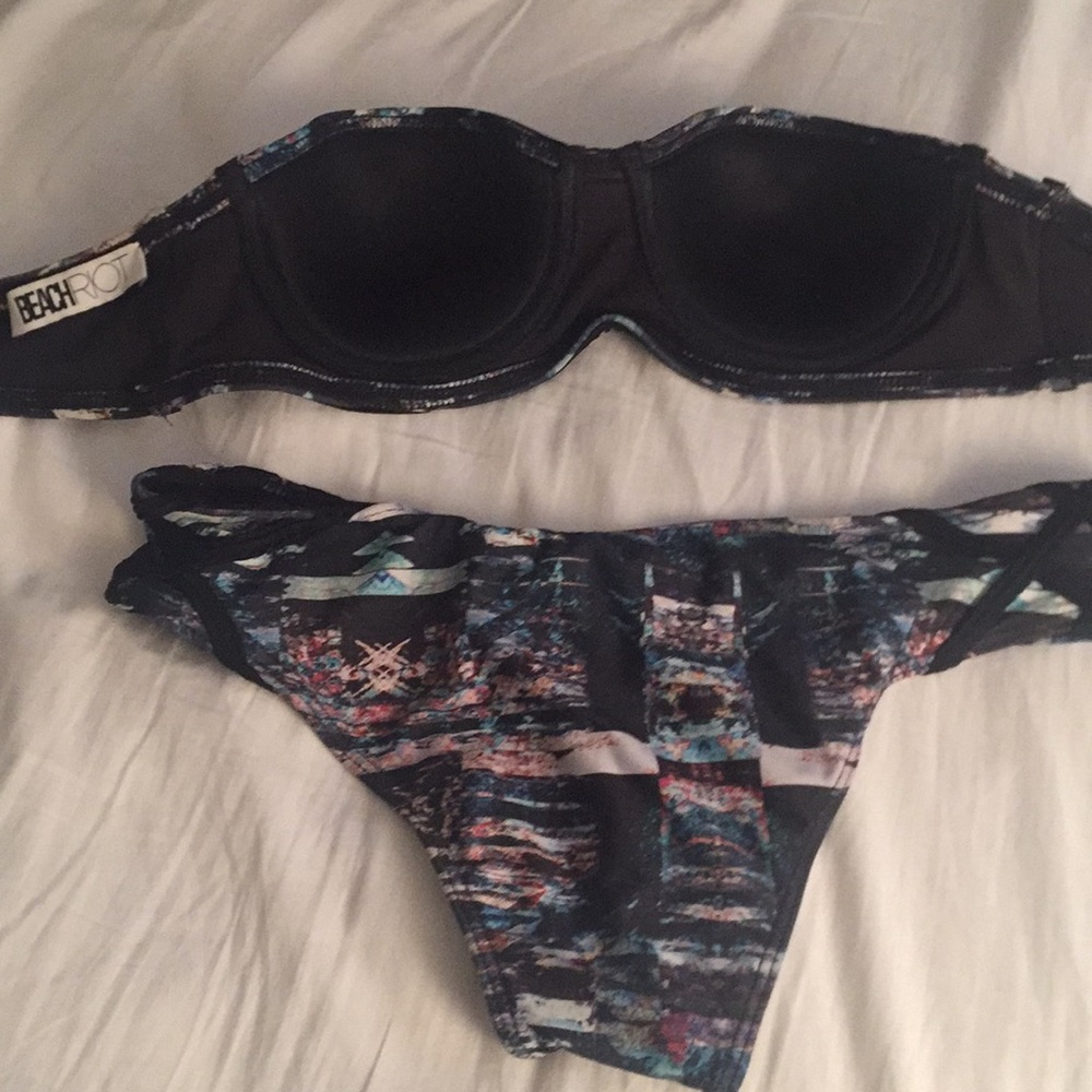 Beach Riot Bikini - Picture 4 of 5